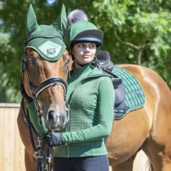 LeMieux Loire Classic Close Contact Square Saddle Pad -Lemieux Store 33261 hunter lifestyle 3